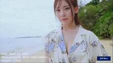 Kaede Fuua Stuns Fans While Walking at the Beach