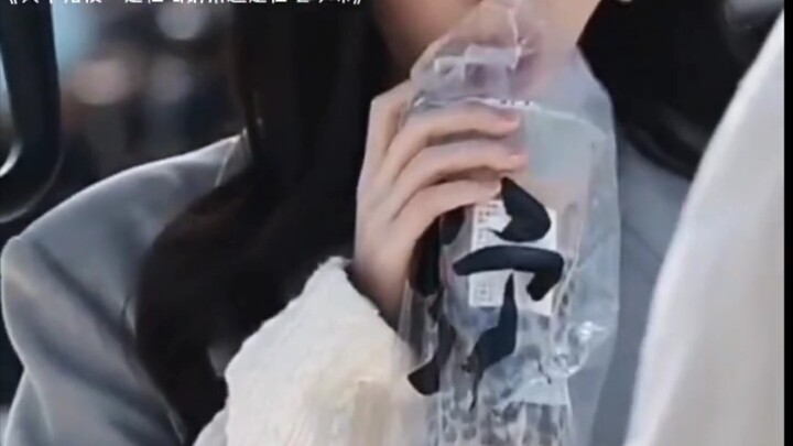 Pearl Lover Zhu Junyi: The First Sip Tastes Just Like Zhu Zhu—Ju Jingyi