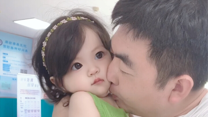 895 days—growing up in Dad’s arms, one cuddle at a time