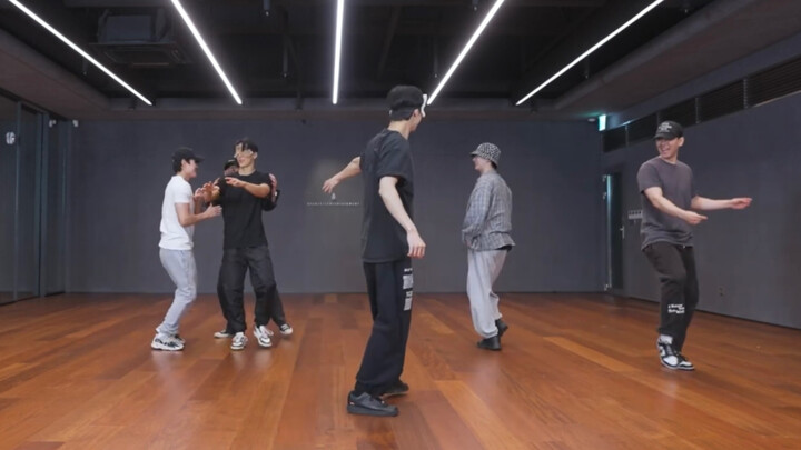 【MONSTAX】نسخة مقارنة عشوائية لـ Love Me A Little: لا يجيد لاؤي فقط الجري دون الانعطاف، بل أصبح غير ق