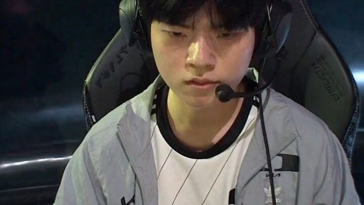 Deft bùng nổ với gần 40 nghìn sát thương, quadra kill, nhưng Vayne vẫn không thể lật kèo! HLE chắc c