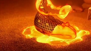 Một lính cứu hỏa nhỏ lớn lên uống xăng
