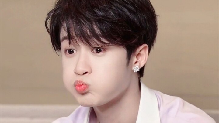 Ya ampun! Imut banget, cium sekali juga nggak apa-apa!! [Tan Jianci]