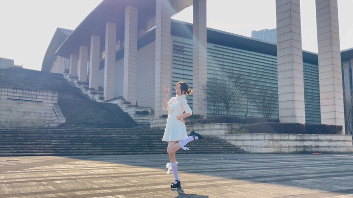 Kamu bilang ini sih gadis kecil imut?!