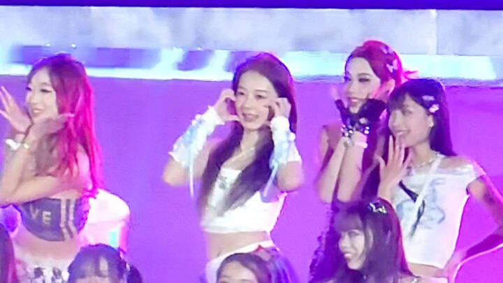 Having a direct shot of your life at the concert｜It will definitely shine!
