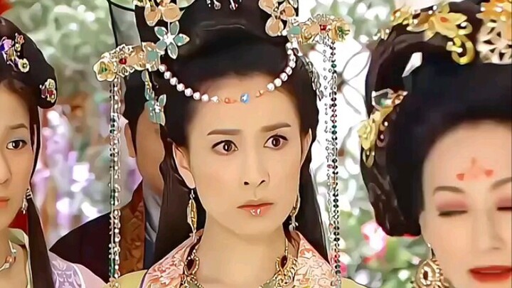 They are really beautiful, and their headdresses are also very pretty!! #PrincessMarried