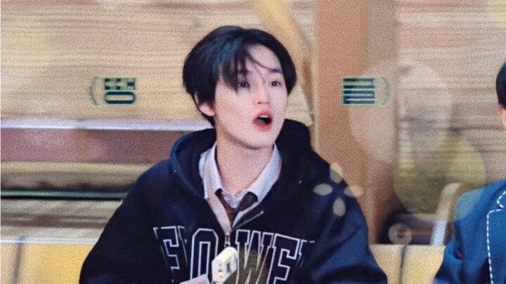 هذا هو الفتى الجميل الضعيف الذي يريده لي شيو مان~