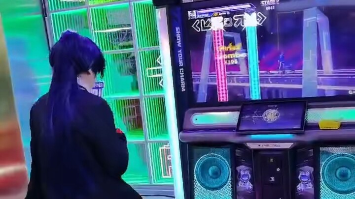 Click in to see Brother Baozi rocking the dance floor!