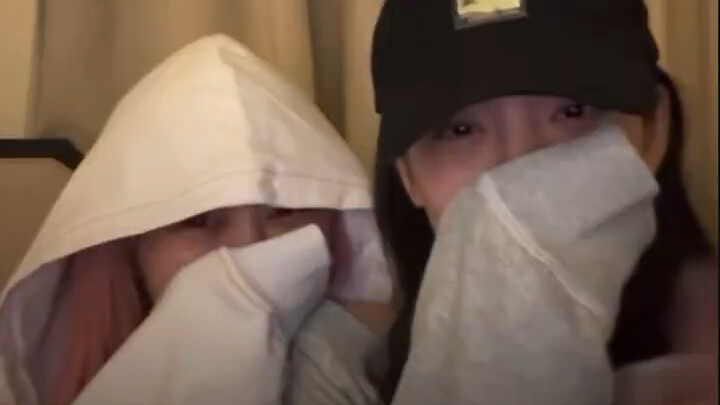 นิงอี้จั๋วและจีเซลไลฟ์สดตอนตีสี่ตีห้าที่เม็กซิโก เปิดเผยเพลงที่ทั้งสองแต่งเอง เสียงของนิงนิงช่างดุจด
