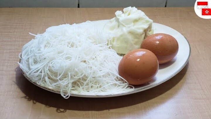 PUNYA BIHUN JANGAN DIGORENG BIASA! CAMPUR 2 BUTIR TELUR RASA'NYA ENAK BANGET ..