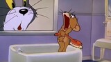 Saya belum pernah melihat klip Tom mengintip Jerry sedang mandi.