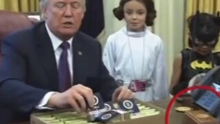 Trump memasang tombol cola kesayangannya pada hari pertama menjabat!!