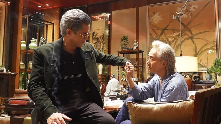 Now this is what a true underworld boss looks like! Louis Koo’s character special for “Chongqing Hot