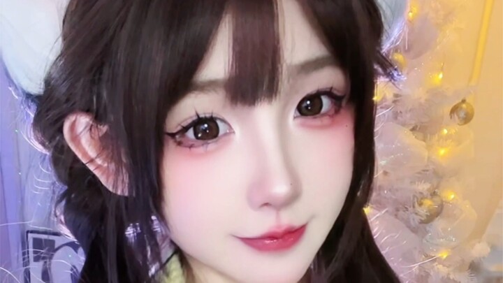 In these bustling days, I only look at you. I ask my heart, and it says I can't help myself.