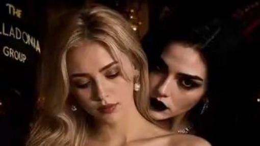 Pregnant with the Vampire Queen's twins