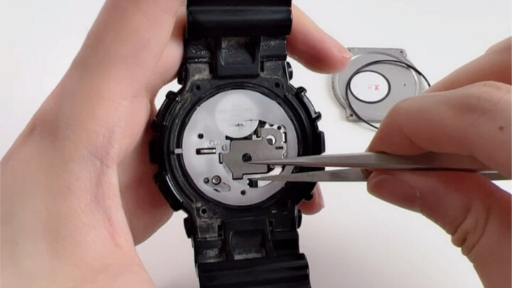 Thay pin cho Casio GA-110 / Video hướng dẫn thao tác điện tử phiên bản đơn giản
