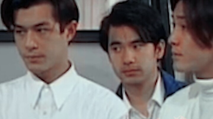 "يمكنهما تخيل رواية من عشرة آلاف حرف فقط بفضل مظهرهما الخارجي" - لقاء نجمان من عالم هونغ كونغ يُعتبر