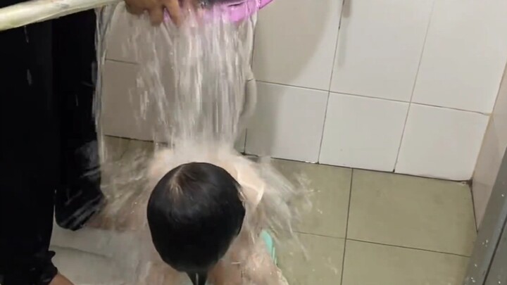 "I wouldn't even wash my dog's hair like this"