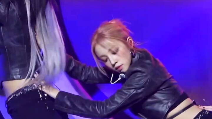 宋雨琦你终于放弃绅士手了！！！