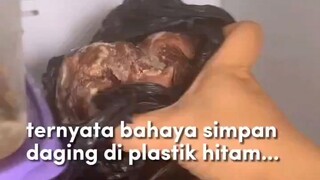 BAHAYA SIMPAN DAGING DI PLASTIK HITAM...  #shorts