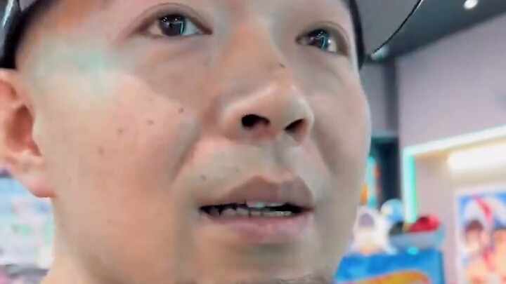 I came across a childhood toy while shopping! The owner of this shop is also a sentimental 80s! Tong