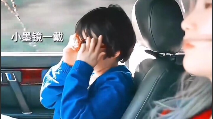 “Picked up a boyfriend by the roadside, but he’s just a baby!” #SpecialDelivery #Duoduo Video