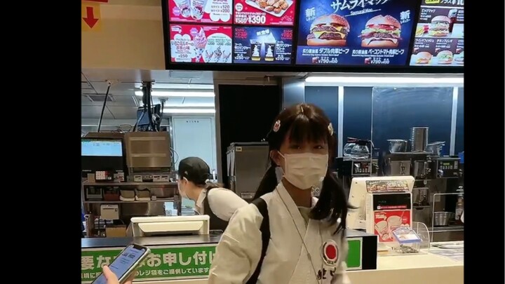 So it turns out pretty girls can just buy fries and get a free burger!