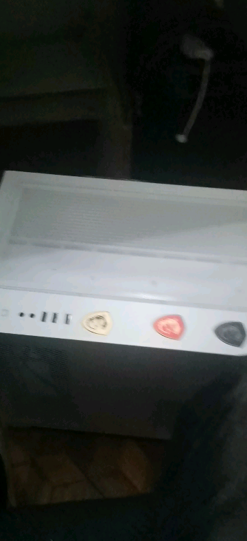 After five hours of installation, Master Bai was confused.