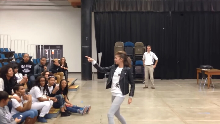 Zendaya teaches high school students the choreography for “Replay”—the moves are unbelievably smooth