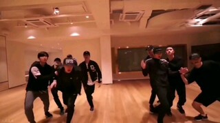 【EXO】Koreografi versi ini juga luar biasa! Pacar masa kecilnya tampan sekali