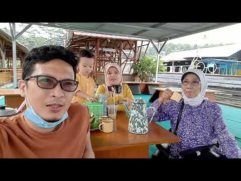 Sensasi Makan di Tengah Danau di De Lempung Kuring Floating Resto Batujajar Bandung Barat