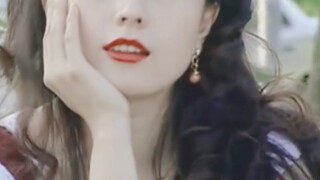 以前的剧女主可以一集好几套造型，真是绝了！