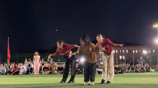 The military training performance blew up the whole audience!! "Mybag" choreographed by heesoo