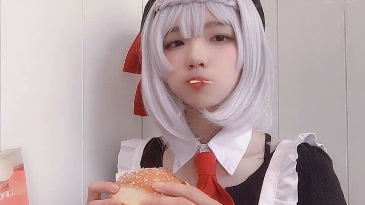 When cos Noelle went to KFC to enjoy the death of the society, he encountered the Honkai Impact next door and kicked the hall
