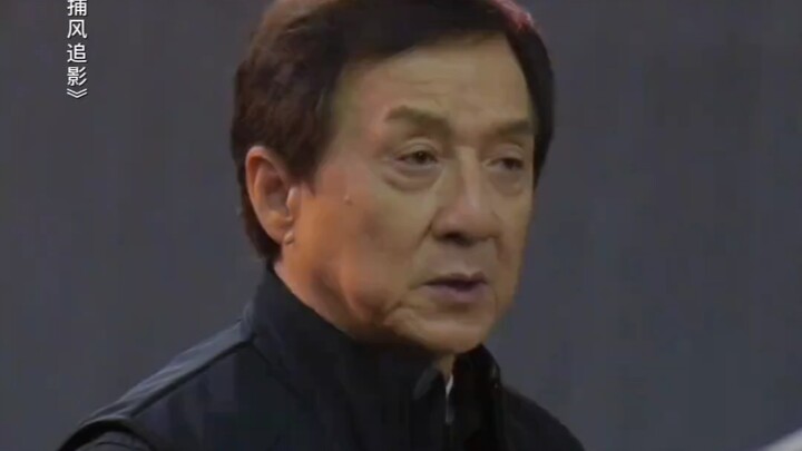 Jackie Chan asked rookie police officers to set up stalls to catch people, but unexpectedly the busi