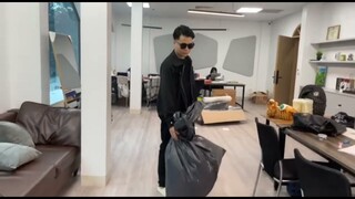 [Director Cut] Siêu mẫu Trần Hải Trôi trình diễn BST Balenciagaga trên nền nhạc nhẹ tựa lông hồng 🪶🦩