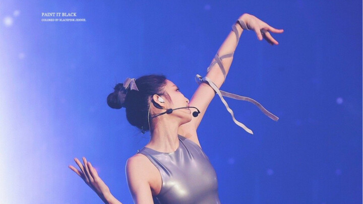 The best straight shot of "You and Me"! The world's best black brush for taking pictures of Jennie i