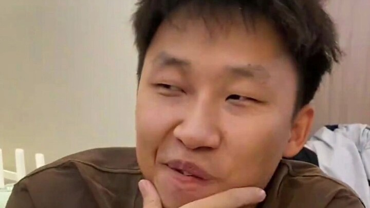 ในห้องพัก ใครคือตัวปลอม? เพื่อนร่วมห้องใช้กลยุทธ์เด็ดๆ ต่อเนื่อง ยอมแพ้หมดเลย!