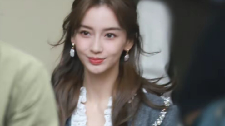 Ternyata Bibi Hidung mencoba gaya berpakaian awal