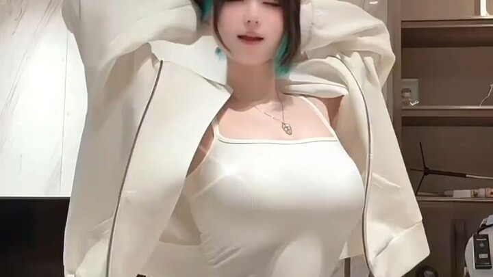 Rides a horse instead of driving—this guy’s so laid-back, people call him the Jade Emperor!