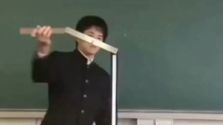 Tính không thể đoán trước của con lắc đôi