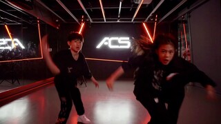 ดอกบัว ออกแบบท่าเต้นโดย ฮู โบเวน