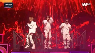 Treasure hype the stage in 2022 Mama awards performance Volkno-Jikjin-Hello