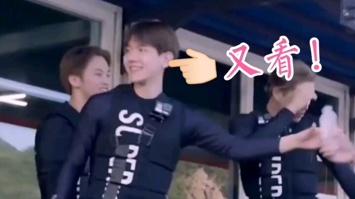 【Cyan White】The Black-clad Visitor Incident // Even with the blur, the girls still recognized him! /