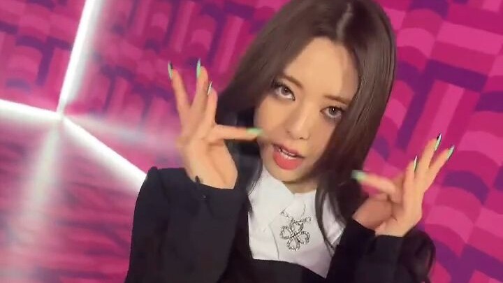 Today's Dance Challenge: ITZY + CSR + woo!ah! + EVERGLOW + YooA