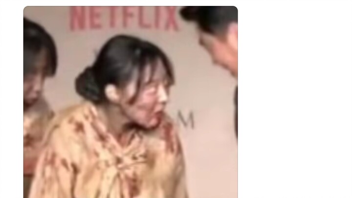 “The lead actor got scared by the zombies, hahaha～”