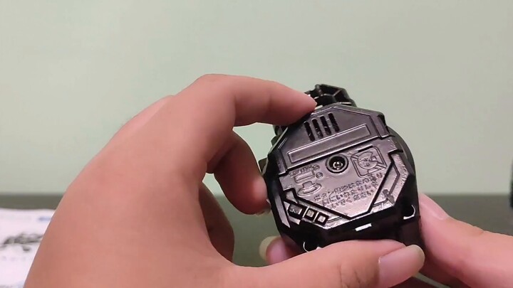 ฉันเปิดถุงนำโชค Kamen Rider และข้างในนั้นกลายเป็นเข็มขัดกระดาษ! และกล้วยย่าง?