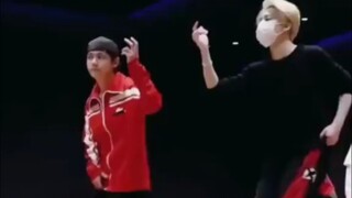 Tahukah kamu kenapa tarian BTS begitu terorganisir dan lengkap? Karena Jung Hoseok.