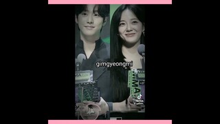 Hyojeong couple accessories are also a couple. 👀😆 #Ahnhyoseop #Kimsejeong #Hyojeong 💏 💫 🔐 💕
