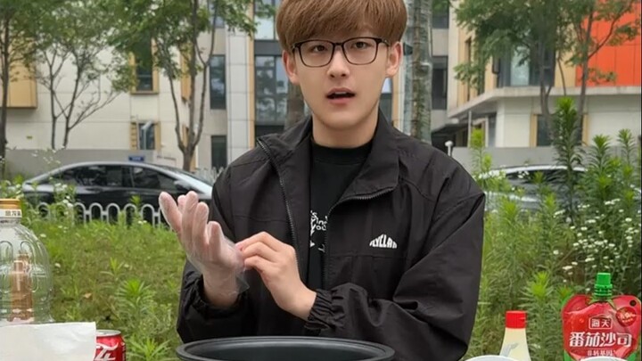 遇到一个卖鸡腿堡的大学生